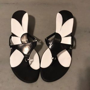 Coach Clara kitten heel Black and White